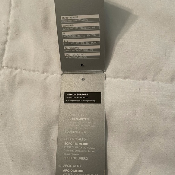 Under Armour Sports Bra - Picture 3 of 4